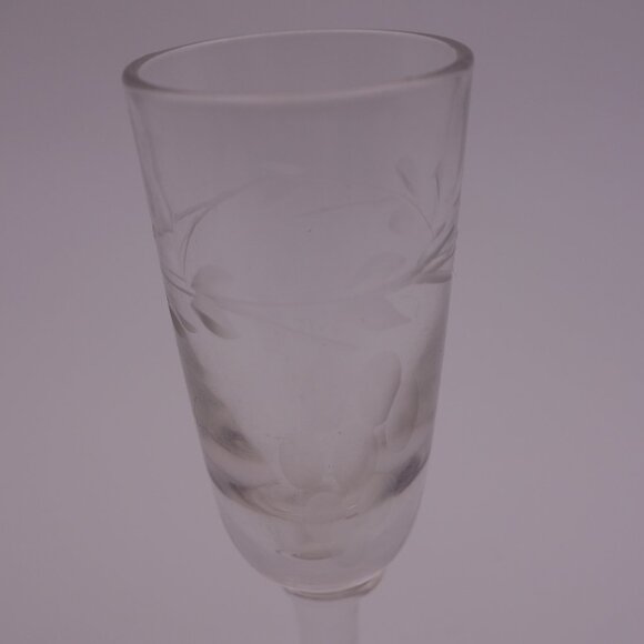 Set of Four(4) Grapevine Pattern Small Delicate Glasses - Picture 13 of 16